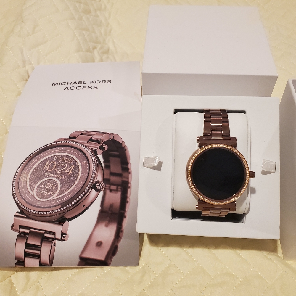 Michael Kors Access Sofie Smartwatch in Rose Gold